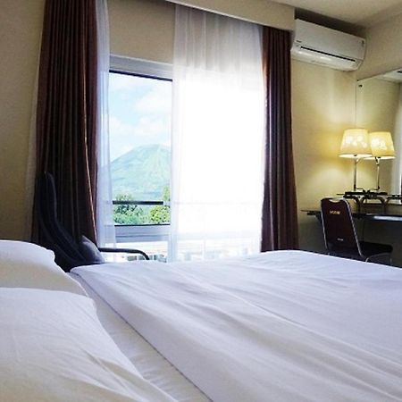 Jhoanie Hotel Tomohon Exterior foto