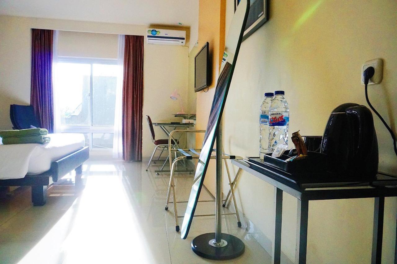 Jhoanie Hotel Tomohon Exterior foto