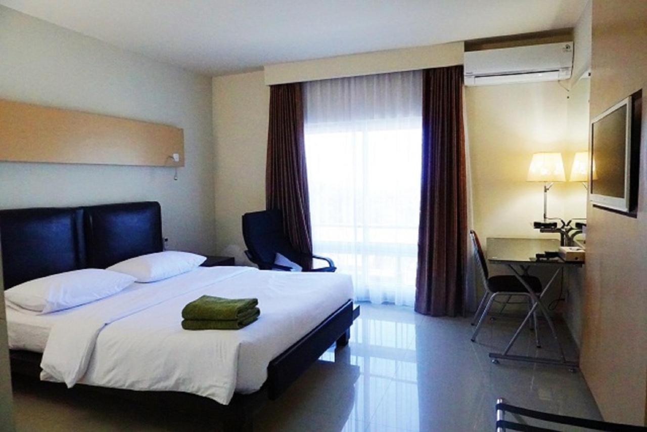 Jhoanie Hotel Tomohon Exterior foto